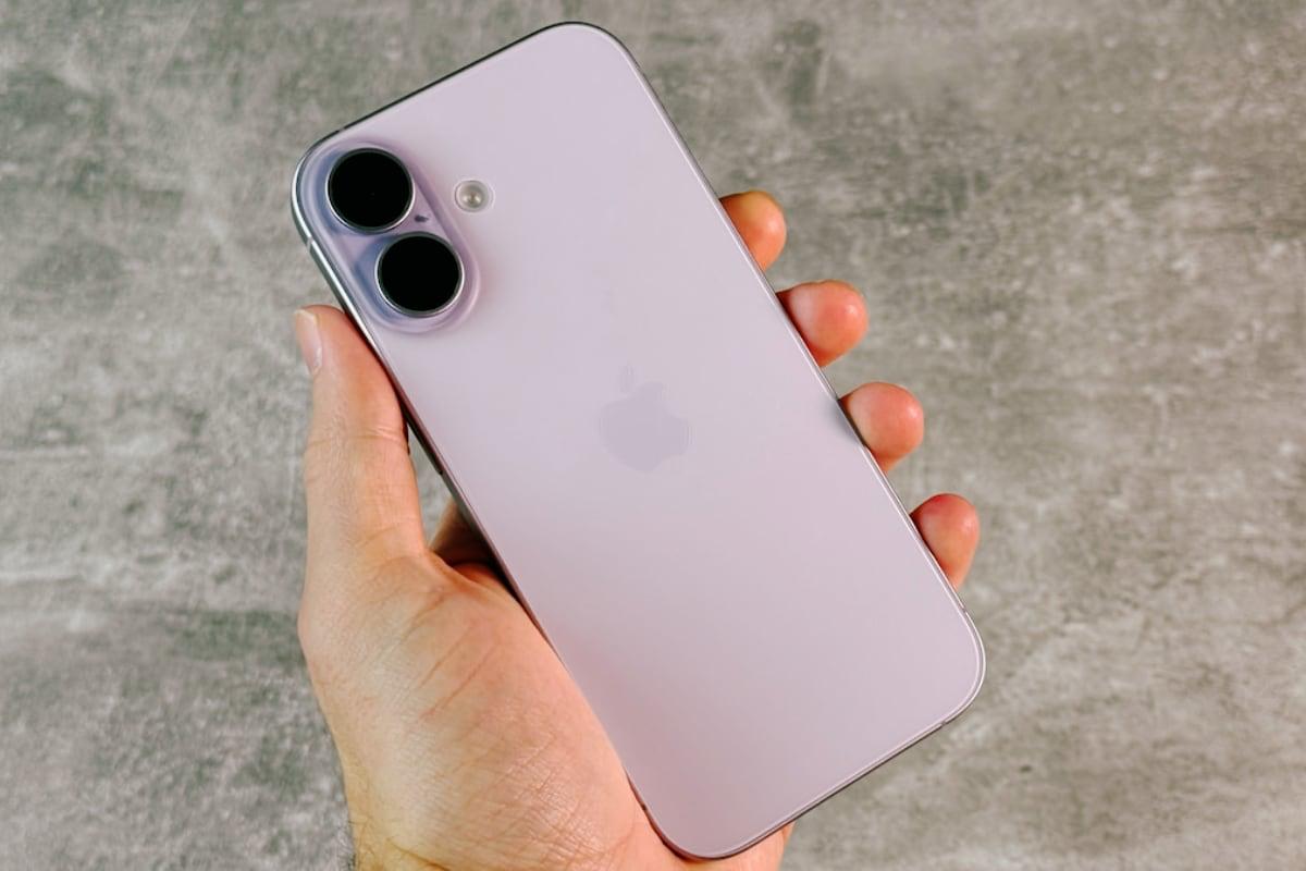 iPhone 17